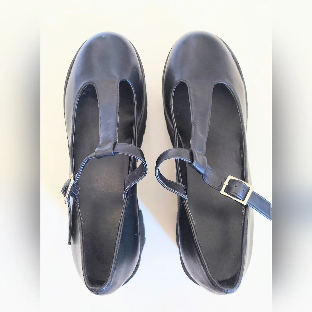 Source Unknown strap platform